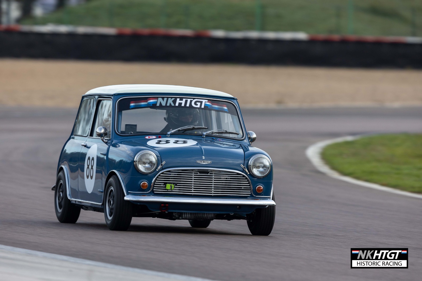 Alexander Schlüchter scored 2 class wins in his Mini Cooper