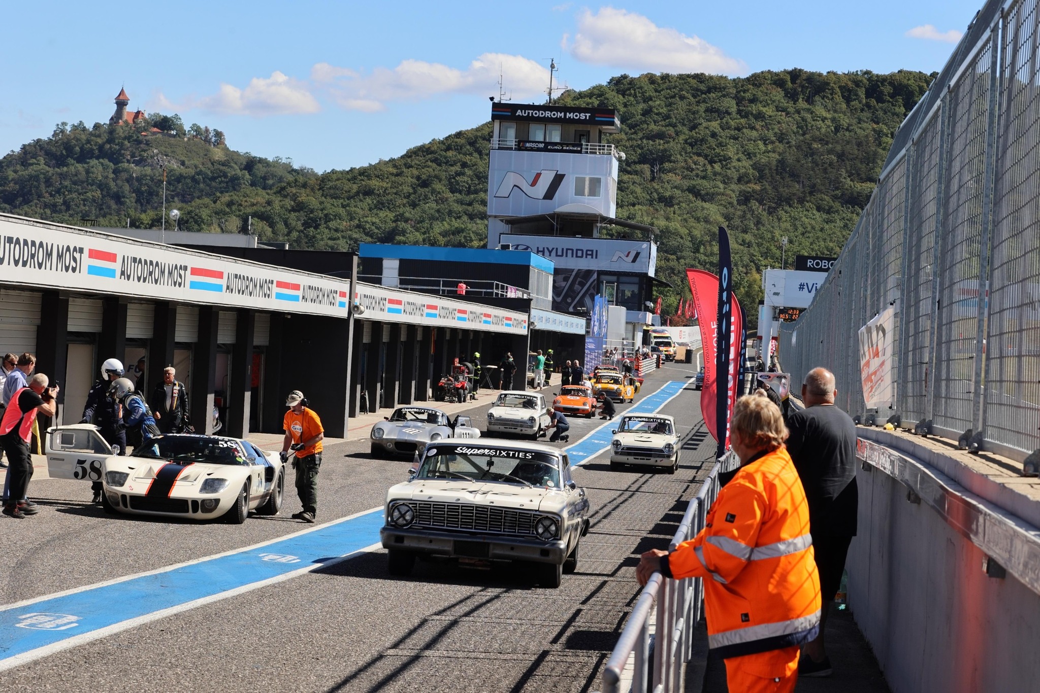 Pit stop action SuperSixties Most 2025 credits Senten Images