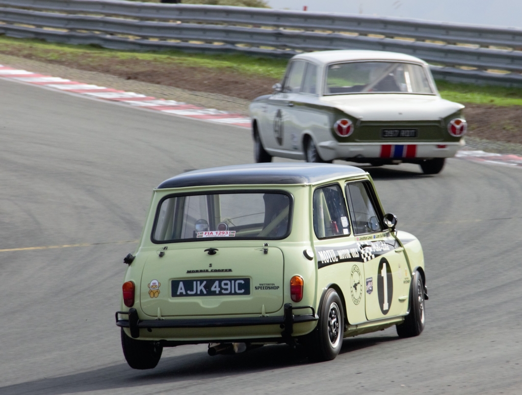 Buitenlandse rijders vermaken zich tijdens HGP