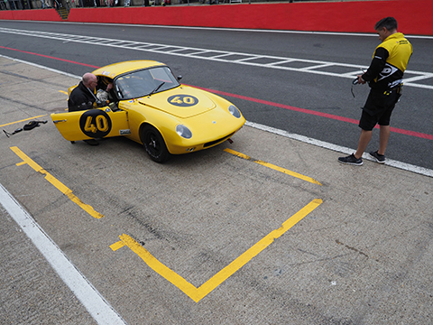 Van Brands Hatch naar Donington Park: veel oranje aanwezigheid