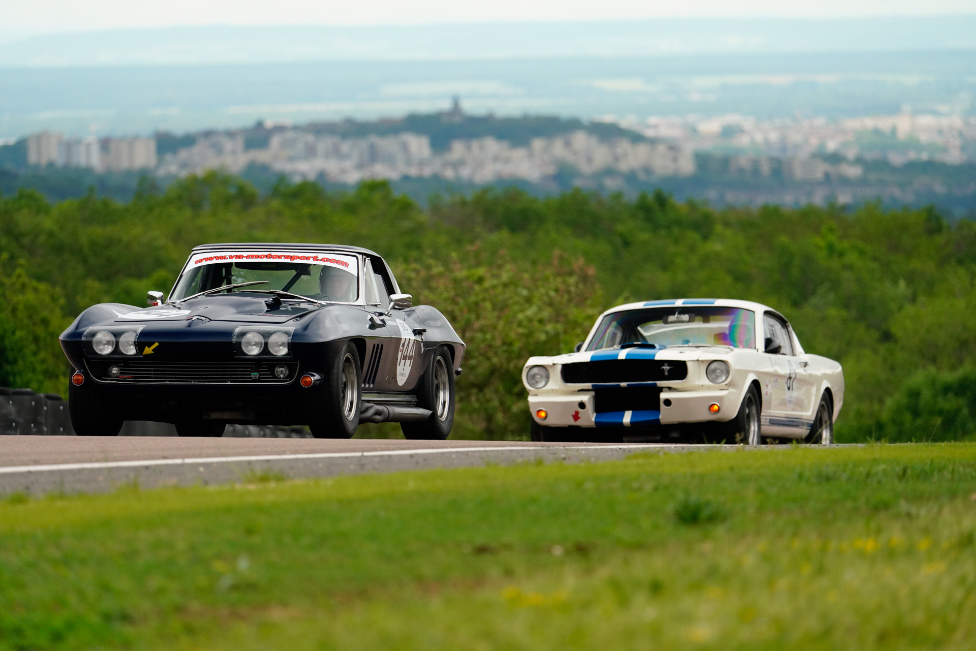 Internationale historische autosport ook weer van start